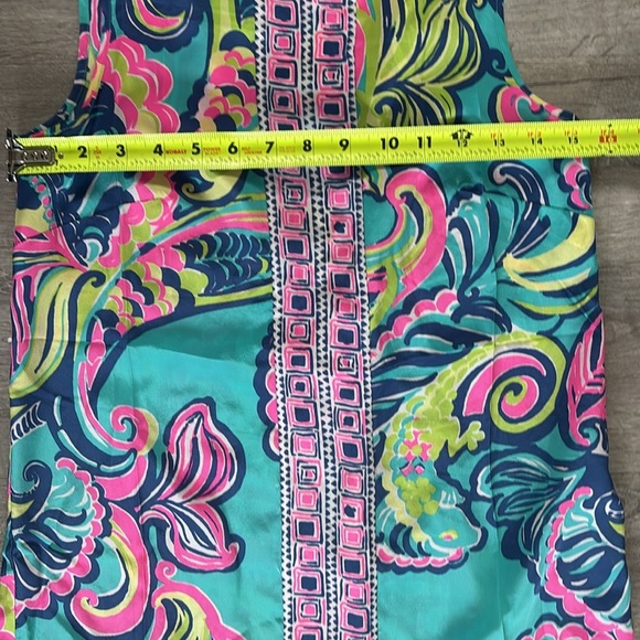 Lilly Pulitzer silk Iona sleeveless button down back blouse sz XS - Picture 4 of 7